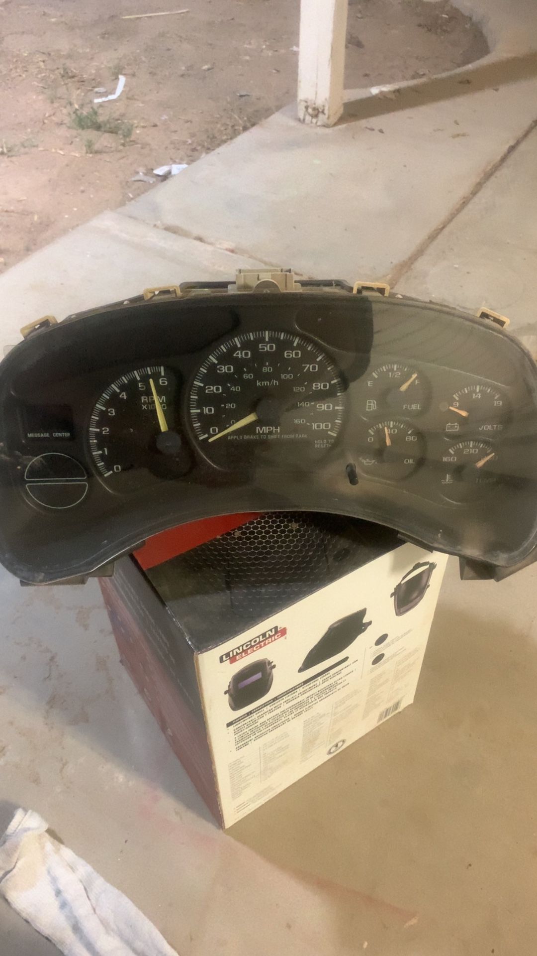 Chevrolet Silverado Cluster 