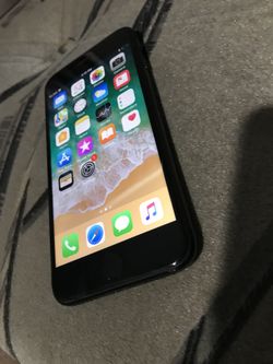 Jet black iPhone 7 unlocked ( 2 in stock )