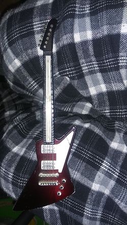 Guitar lighter very old works great