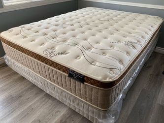 12in King Size Organic Cloud Comfort Europillow Top Mattress and Boxspring
