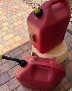 5 Gallon gas cans-qty 2