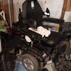 Power Chair Needs Charger But Can Be Charged With Car Cgargers Has 2 12 Velt Jel Battries 5 Speeds Wery Nice