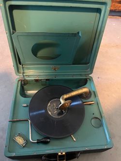 1920’s  Portable  Victrola