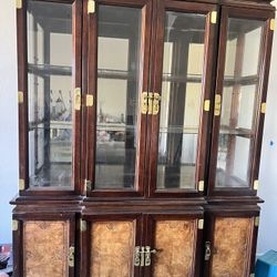 China Cabinet With Light