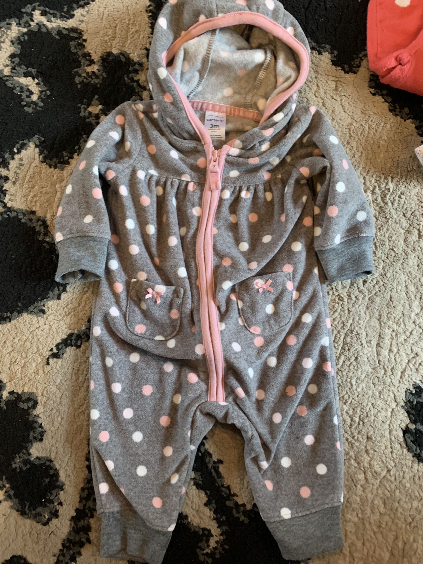 NWOT Carter’s 3 month cozy one piece grey & pink outfit  Never worn washed once  Super soft and cute  Smoke/ Pet free home  Pick up lynnwood or shippe