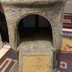 Cat house price 12$ pick up   E  72  and   Grand view e  Tacoma