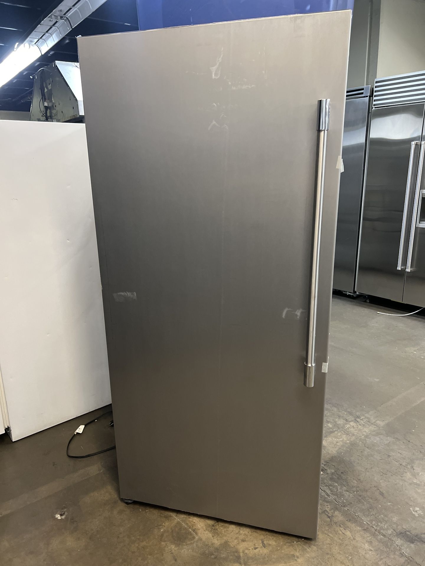 New Open Box Frigidaire Upright Freezer With Internal Ice Maker 