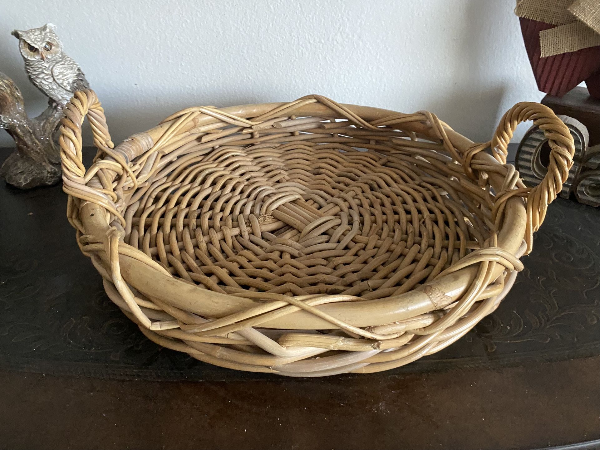 Sturdy Oval Rattan Serving Tray