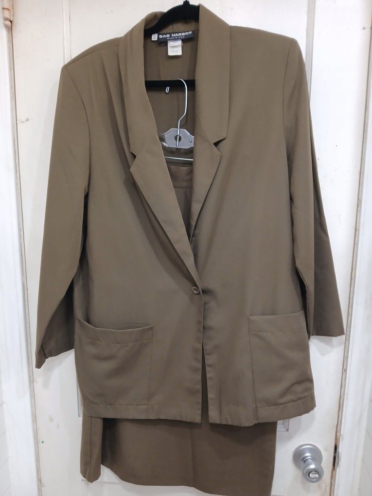 Vintage Olive Green 2 Piece Sag Harbor Skirt Suit Size 14