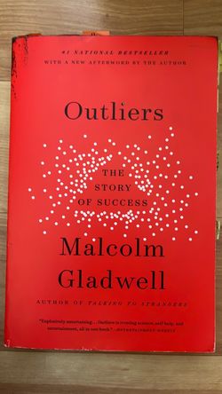Outliers by Malcolm Gladwell Paperback