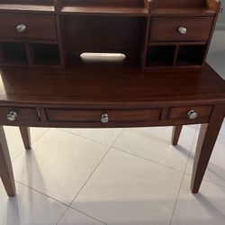 Office Desk with Hutch 