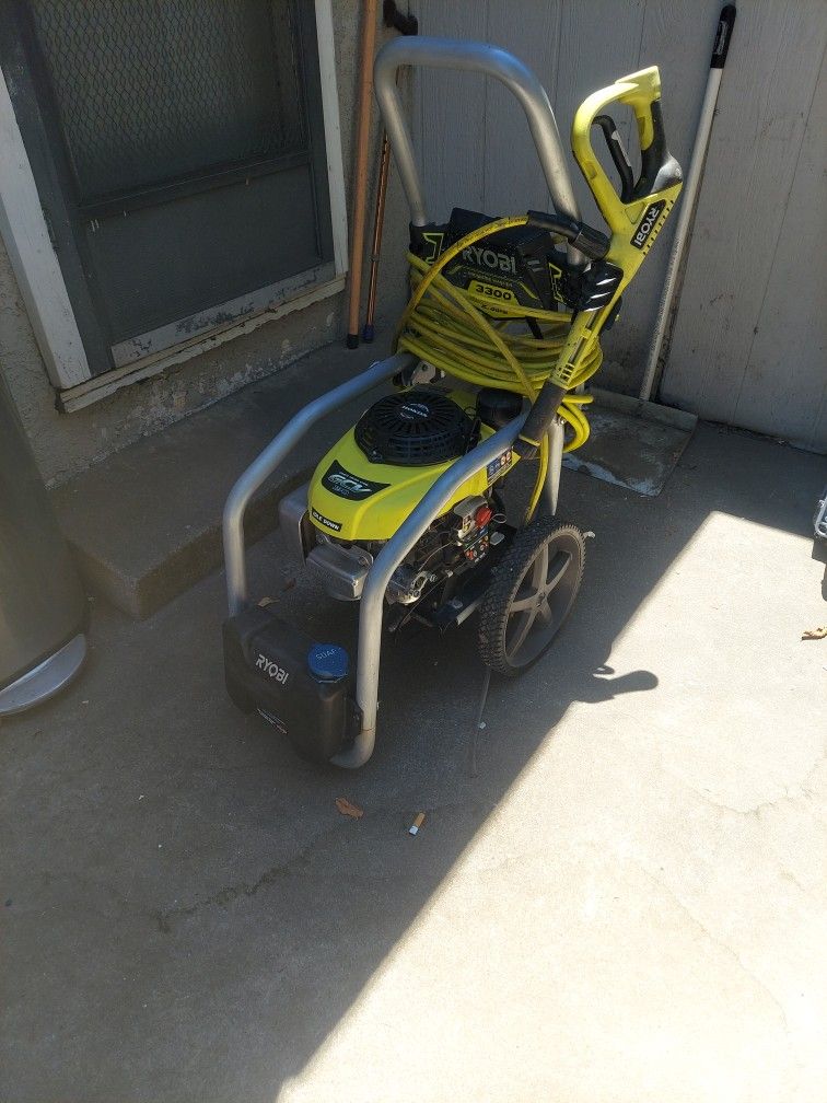 Ryobi 3300 Psi Pressure Washer W/ Honda Motor