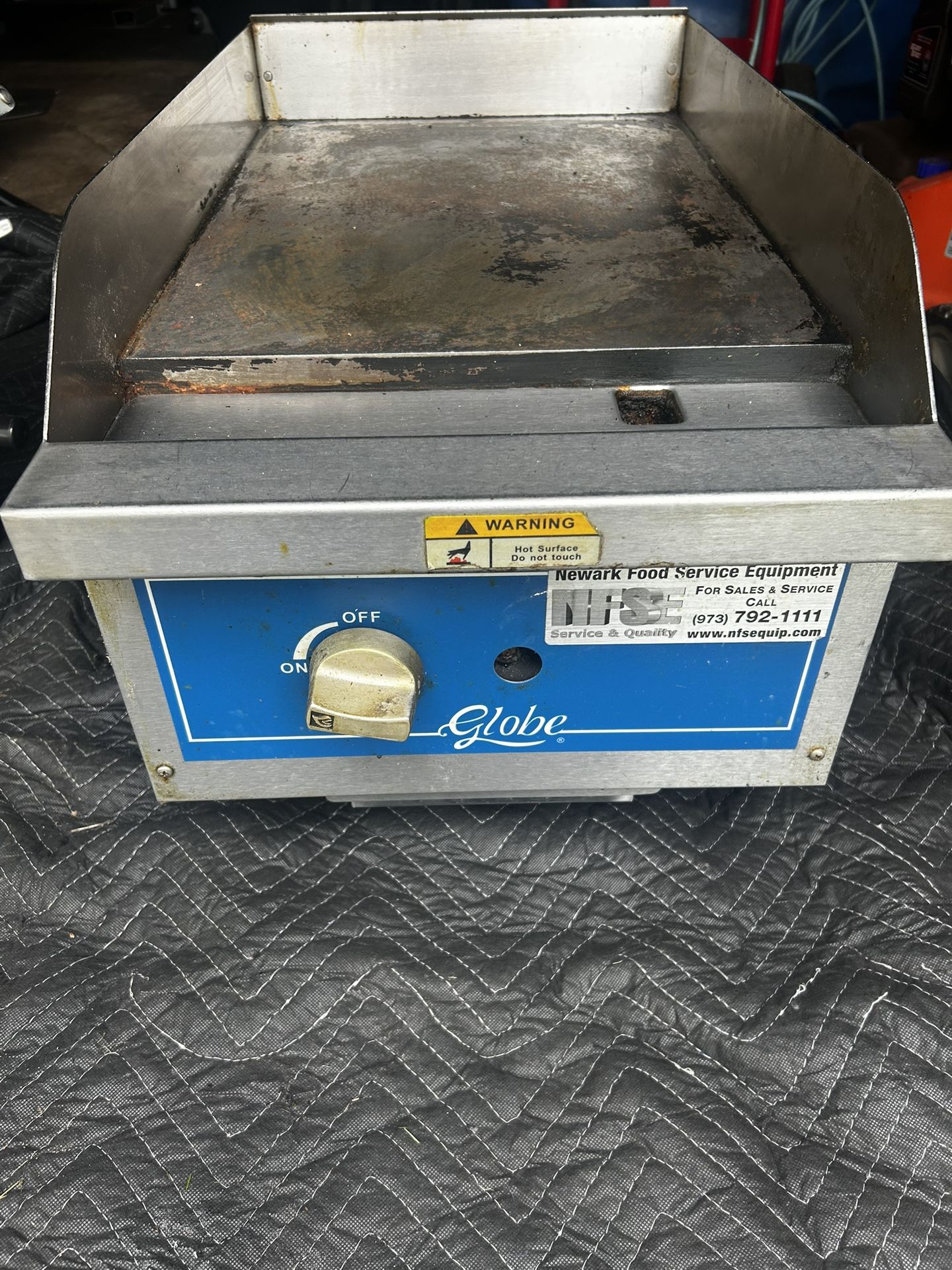Globe 15” Countertop Gas Griddle (GG15G)