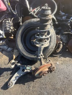 2011 Toyota Yaris Driver Side Front Right Suspension $250