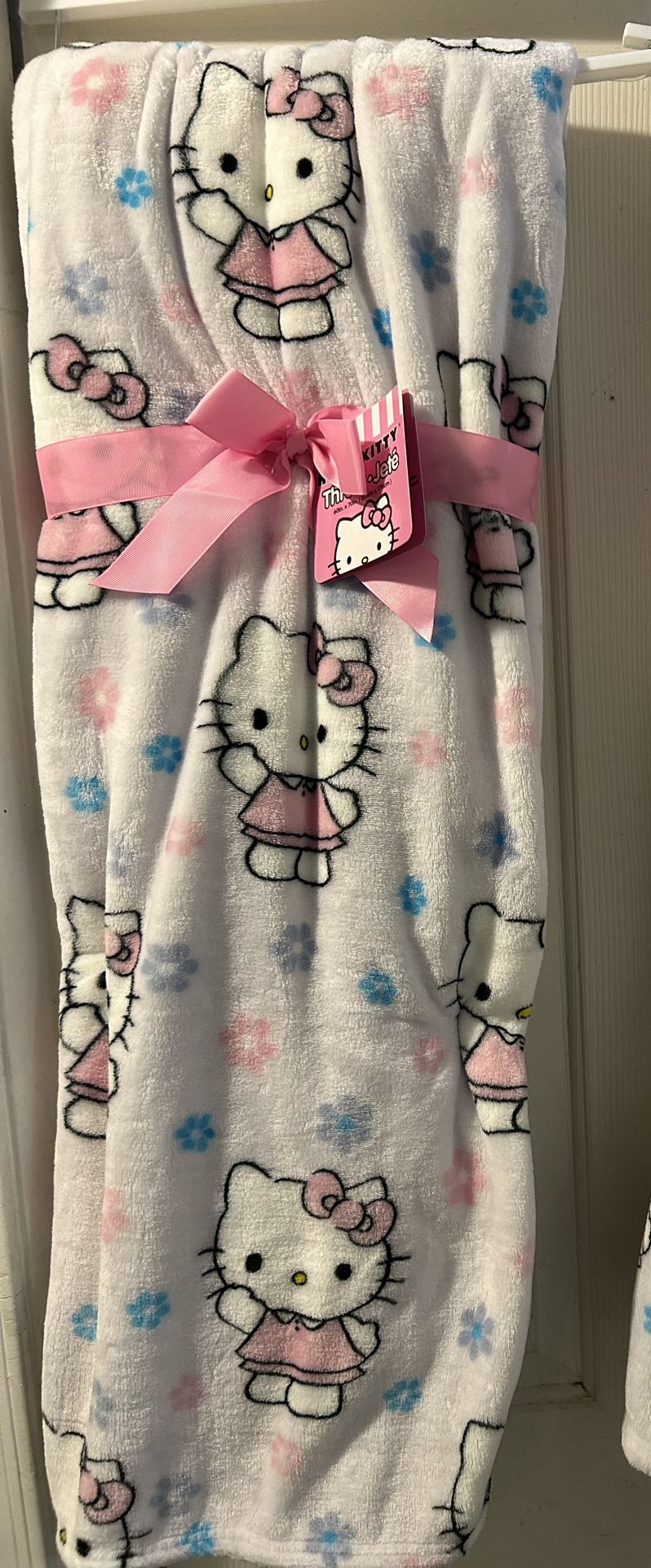 Hello Kitty Spring Blanket 
