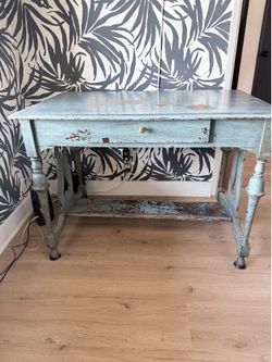 Vintage shabby chic desk