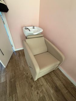 Salon furniture, backwash, hair shampoo bowl