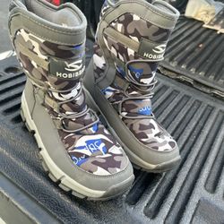 Like New Kids Snow Boots Size 2