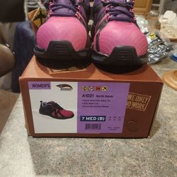 Avenger Women's Composite Toe Work Sneaker 