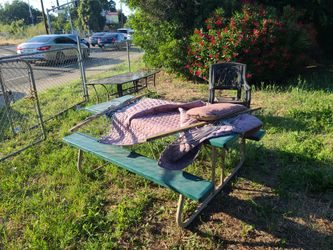 Free patio tables and chairs