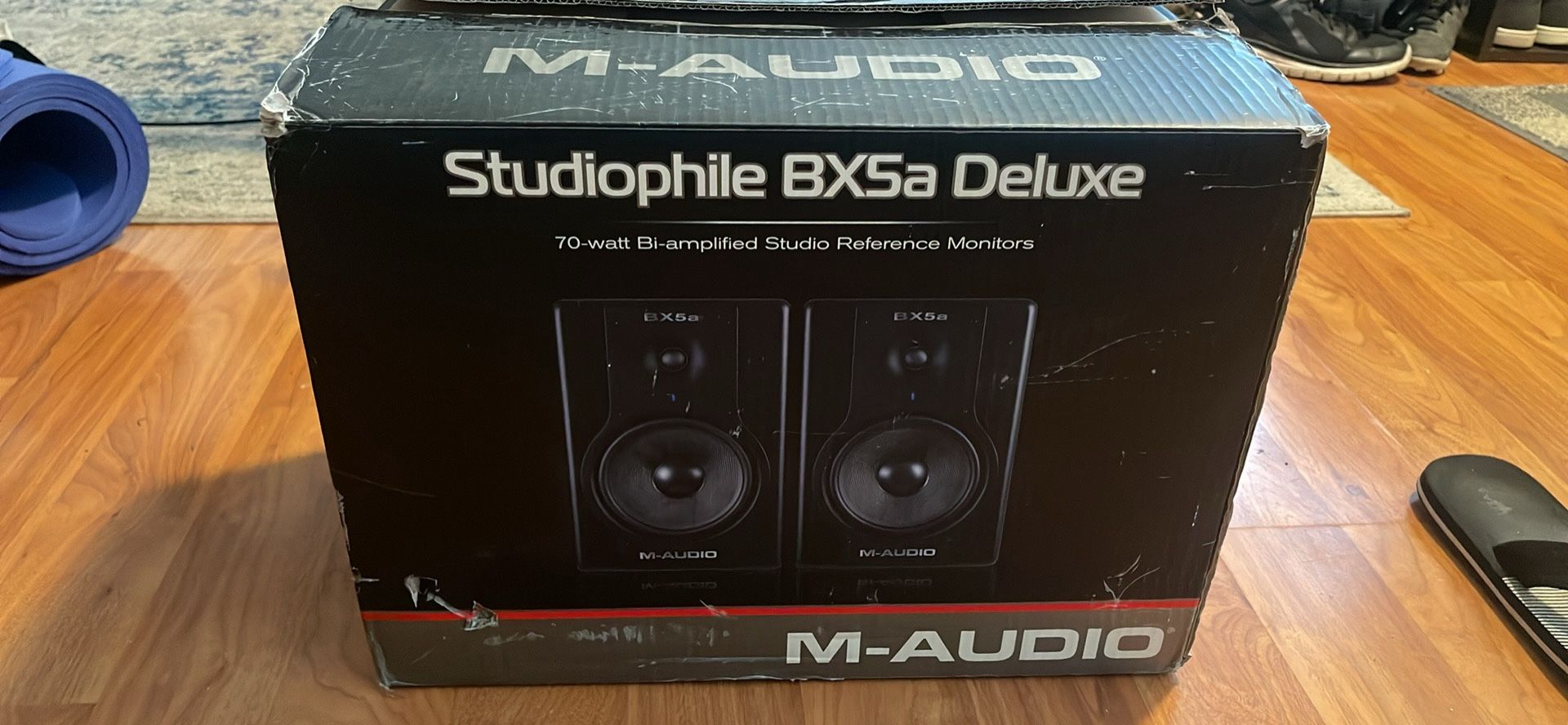M-Audio BX5a Deluxe Studio Reference Monitors – Perfect for Your Home Studio!