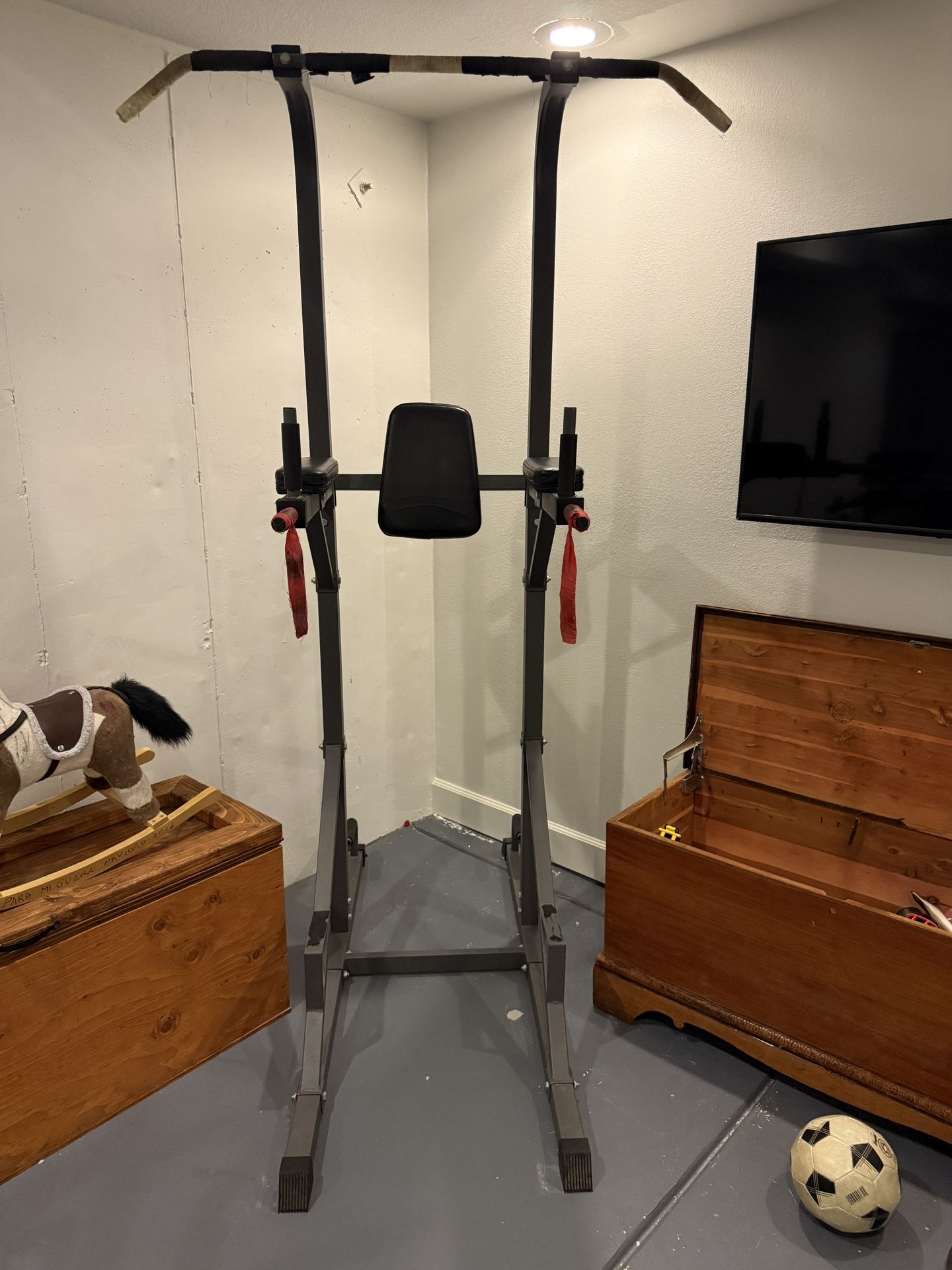 Pull-up Leg Raises Stand