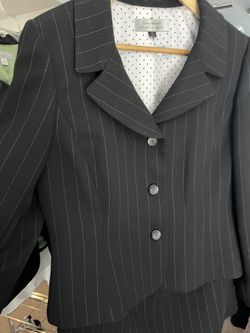 Tahari Women’s Suit