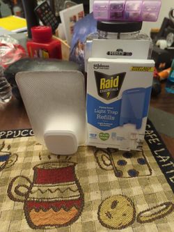 Raid Essentials Flying Insect Light Trap