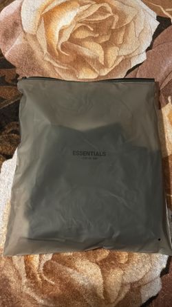 Black ess shorts
