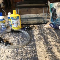 Five Gallon Aquarium With Accessories 