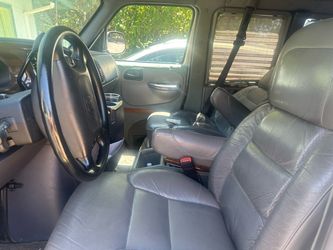 Dodge Ram 1500 Van