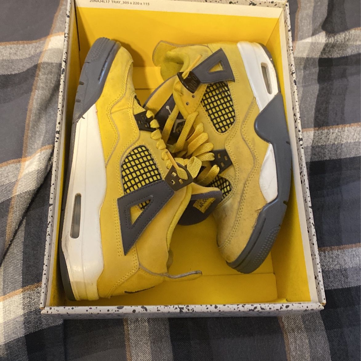 Air Jordan 4 Lighting . Used Size 6 GS