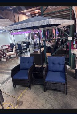 $175! 5 Pcs Outdoor Set Inbox, Khaki, Or Navy Blue Color (umbrella Not Included)