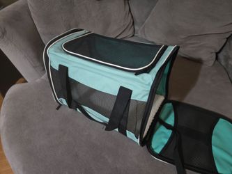 Cat small dog carrier NEW