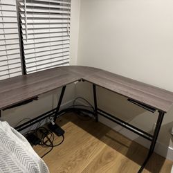 Desk $20