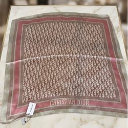 DlOR silk scarf brand new sith tag women gift Retail price $350