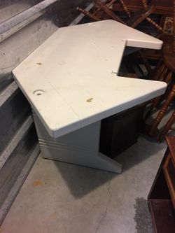 Computer desk