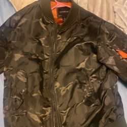 victorious Jacket (camo)