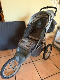 Jogger stroller