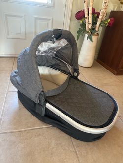Uppa Baby vista bassinet