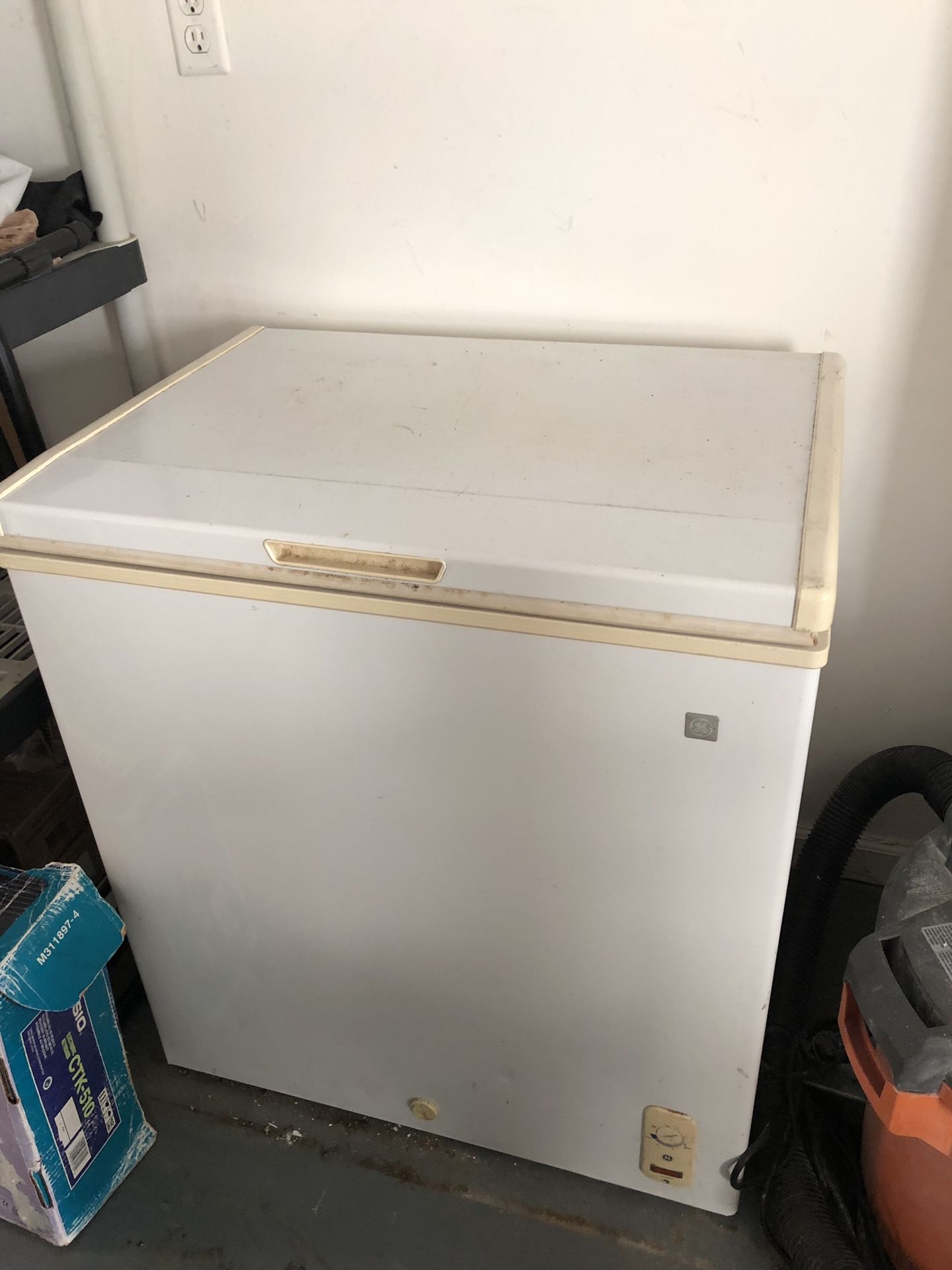 General Electric Chest Freezer for Sale in Boca Raton, FL OfferUp