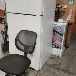 HOTPOINT REFRIGERATOR