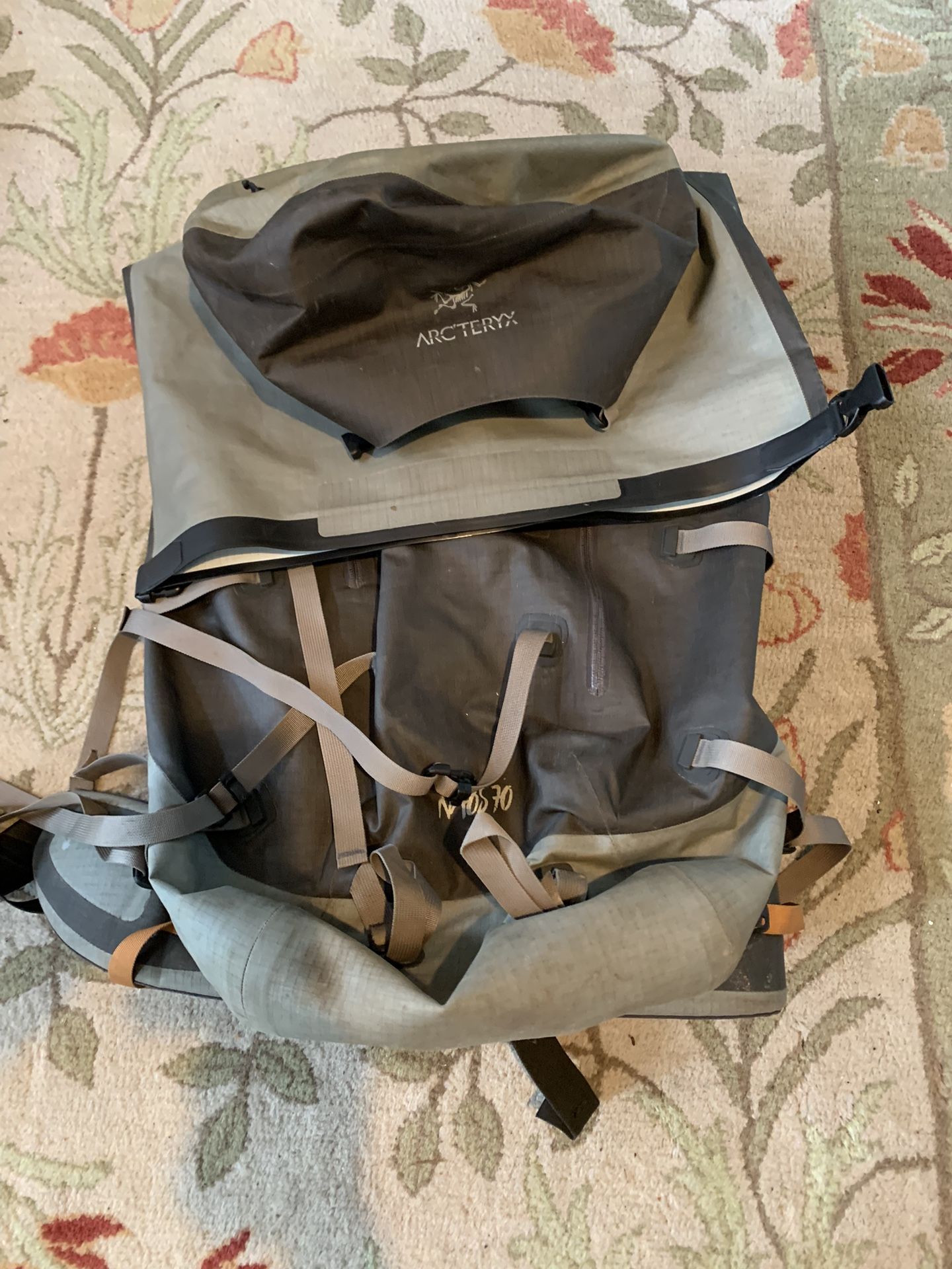 arcteryx naos 70 Backpack Pack hiking climbing waterproof