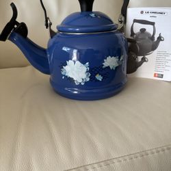 Le Creuset Lotus Demi Whistling Tea Kettle 