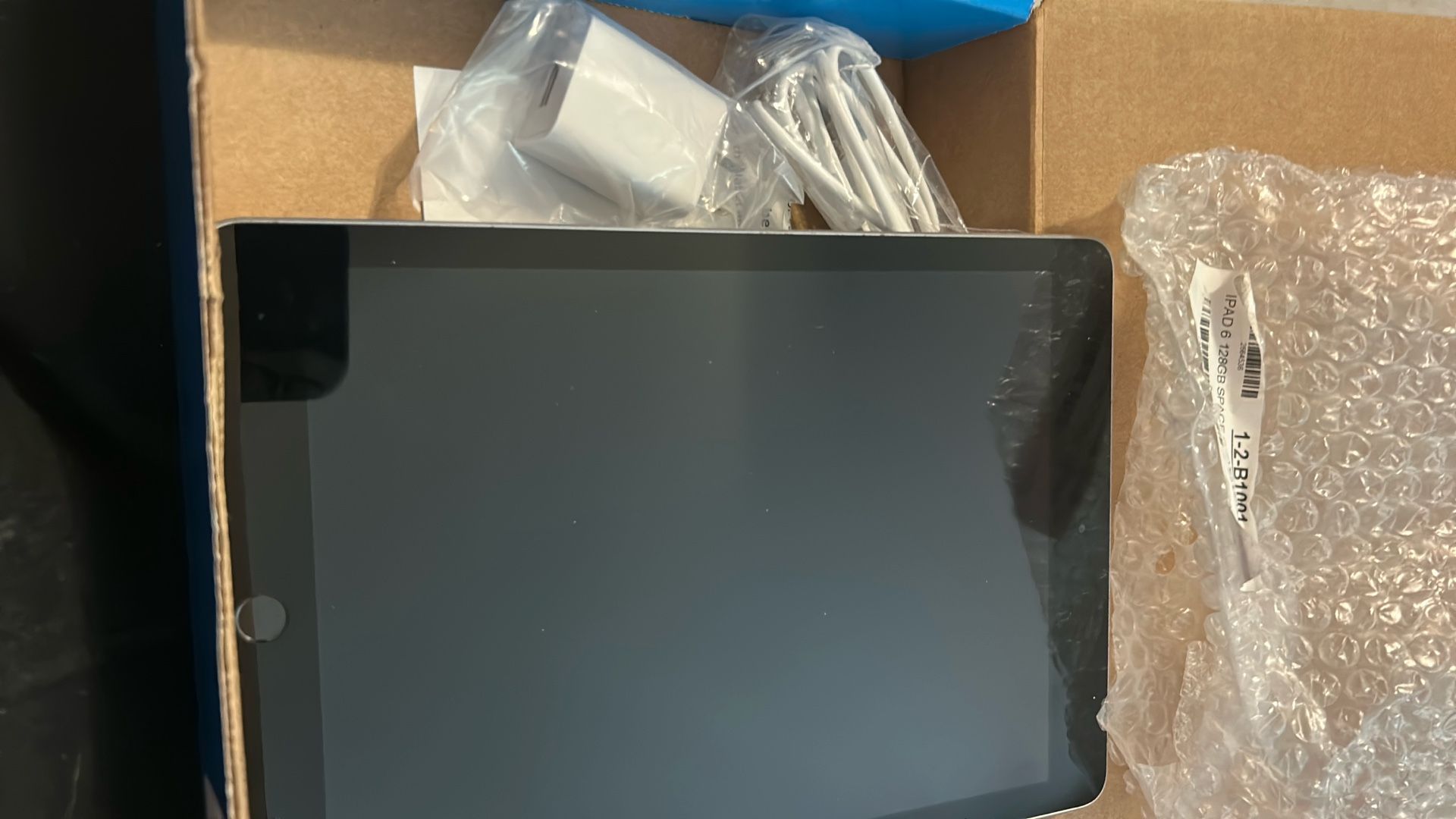 APPLE IPAD 6128GB SPACE GREY