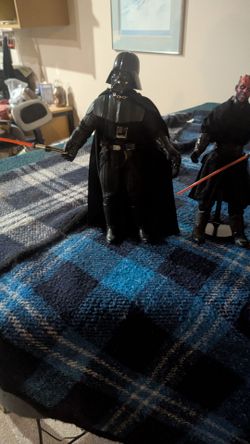 12-In Star wars figures.