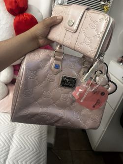 Lounge Fly Pink Hello Kitty Purse and Wallet