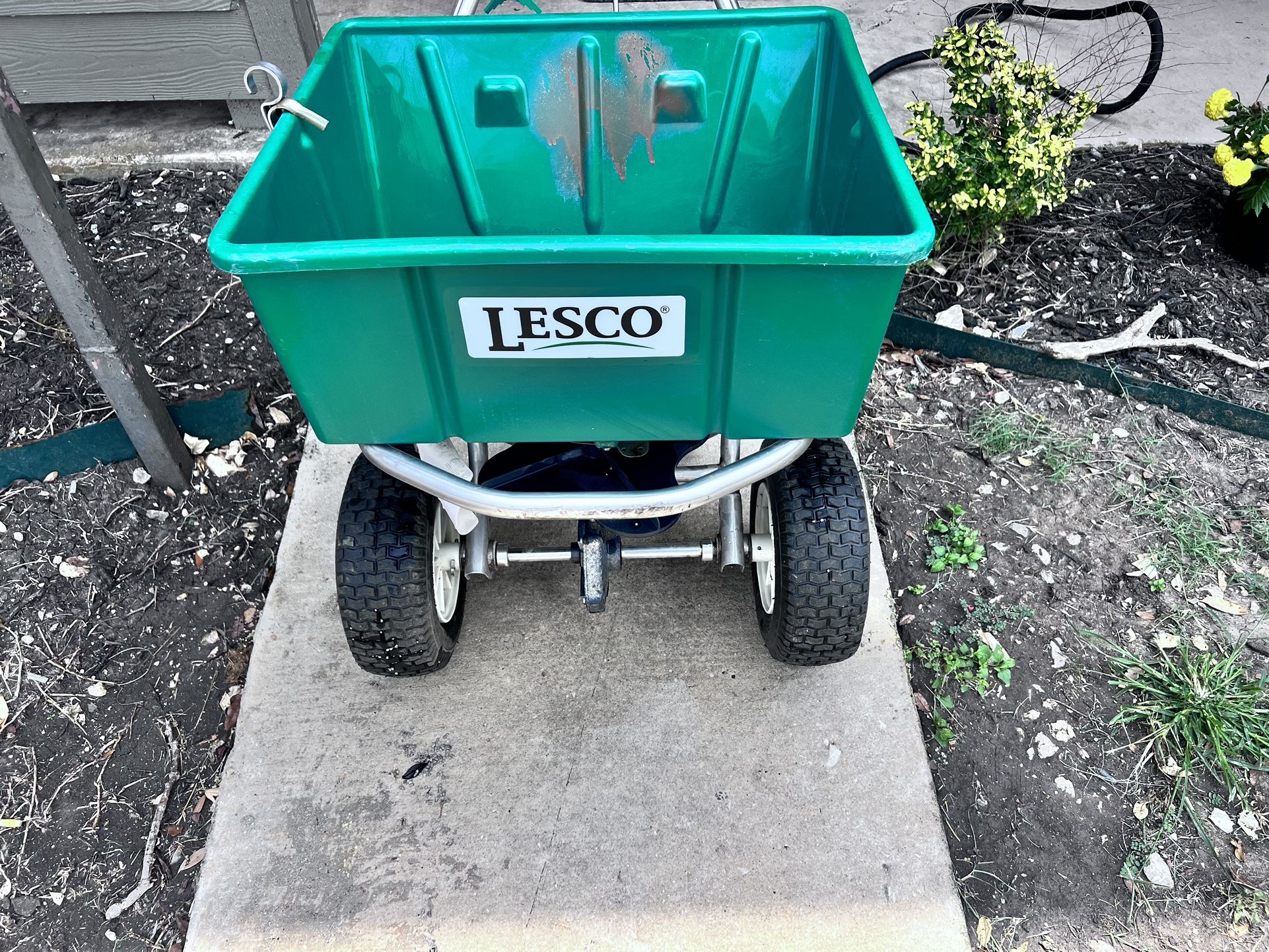 Lesco Commercial Spreader for Sale in Universal City, TX OfferUp