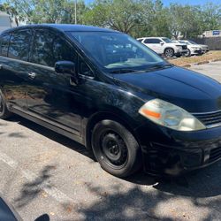 Nissan Versa Hatchback 2009