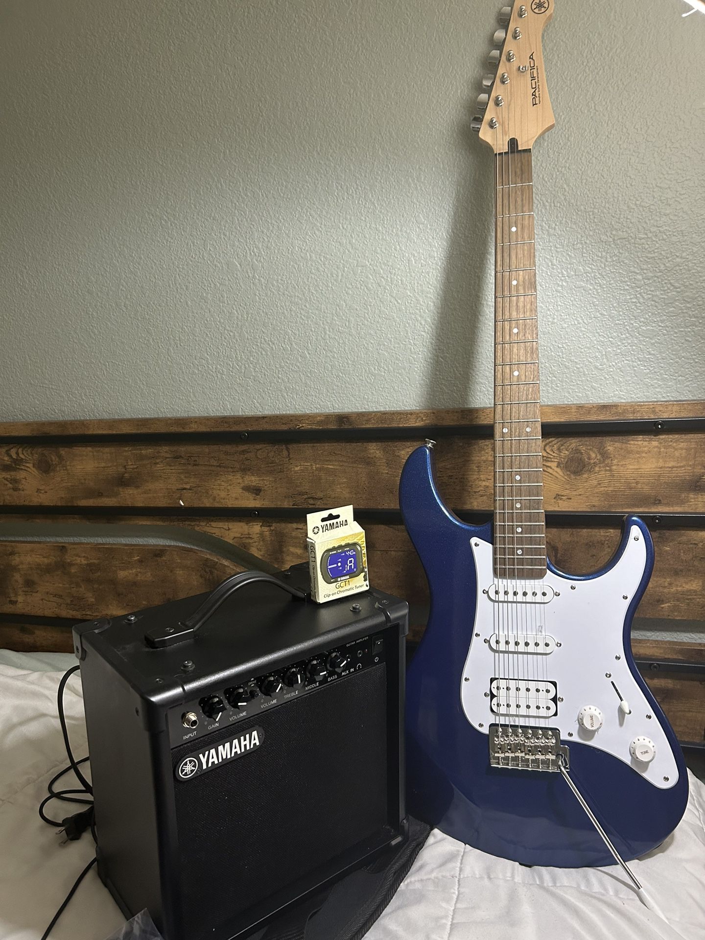 YAMAHA PACIFICA ELECTRIC GUITAR WITH AMPLIFIER
